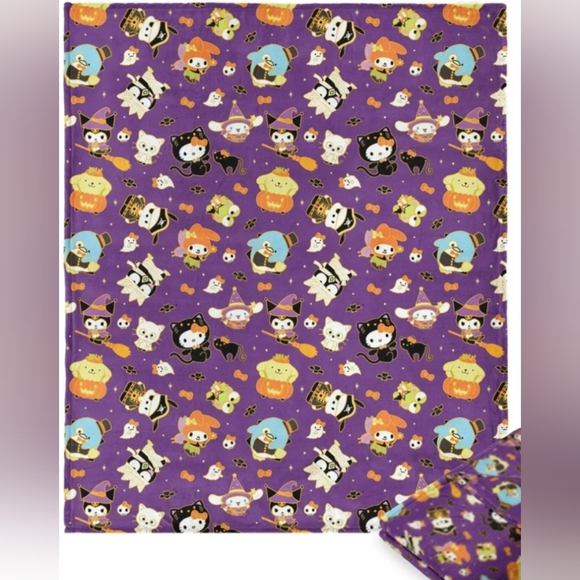 Hello Kitty and Friends Halloween Silk Touch Throw 50" X 70" NWOT - Picture 5 of 5